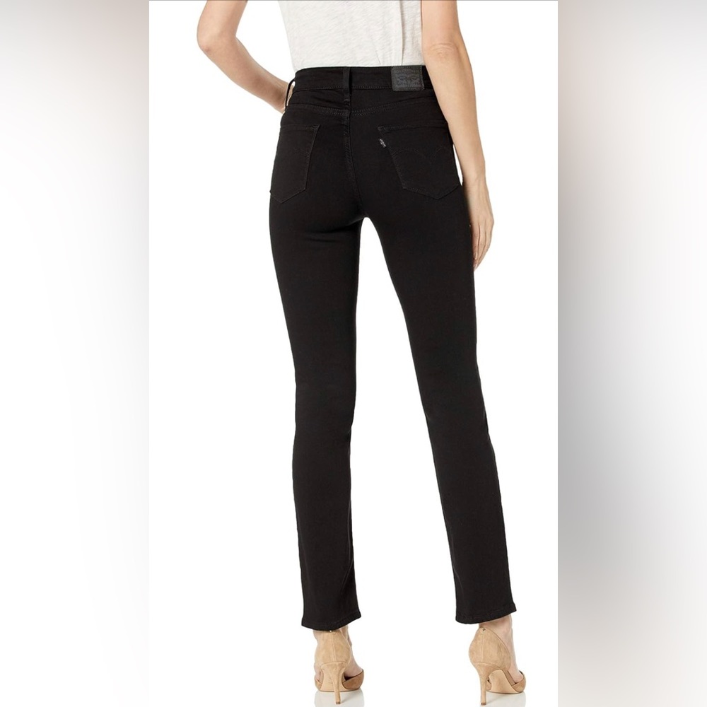 Levi’s 724 High Rise Straight Jeans in Black